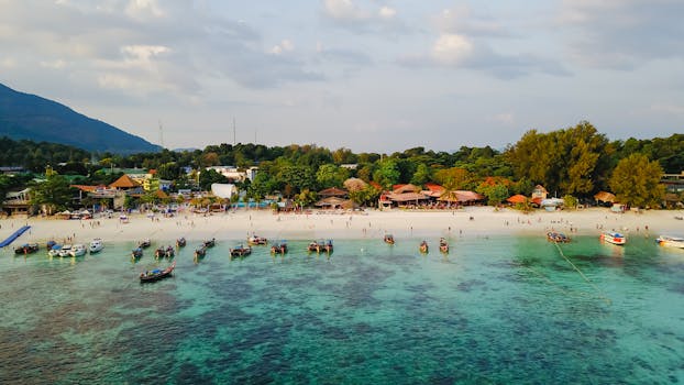 Travel alone and discover yourself, exploring the temples and natural landscapes of Thailand